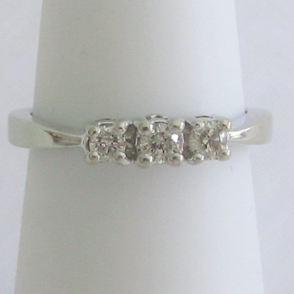 1/4 Carat Diamond Engagement Ring White Gold!